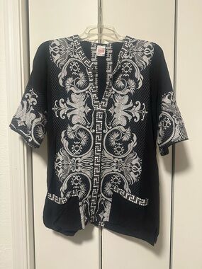 Giras Vintage  Black & White Woven Embroidered V-Neck Greek Lounge Tunic